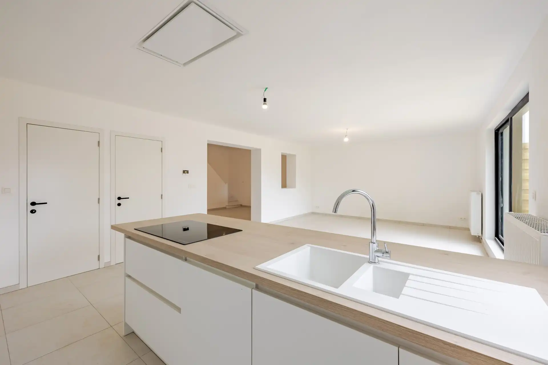 Volledig gerenoveerde gezinswoning met 4 slaapkamers, garage en zonnige tuin in hartje Lede foto 12