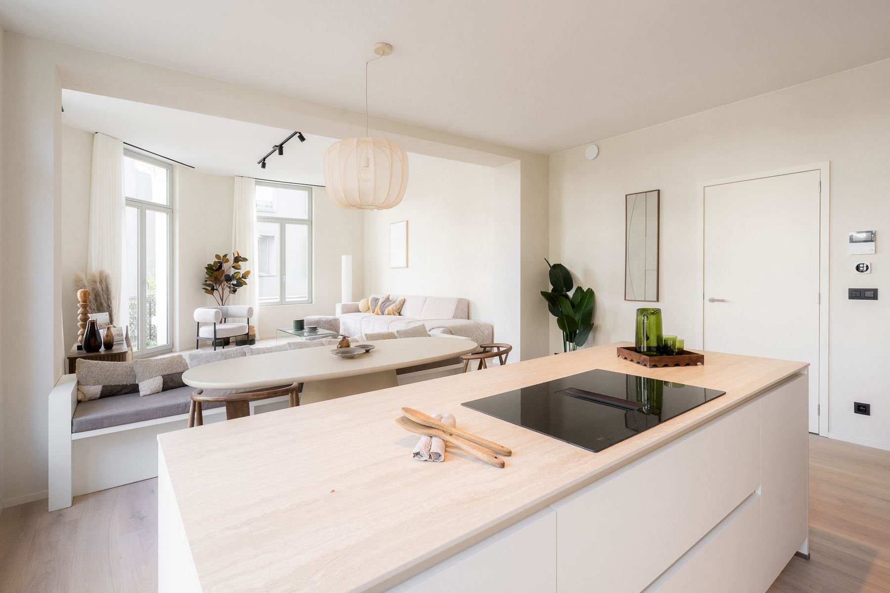 Luxe appartement in de hippe Sint-Andries wijk foto 6