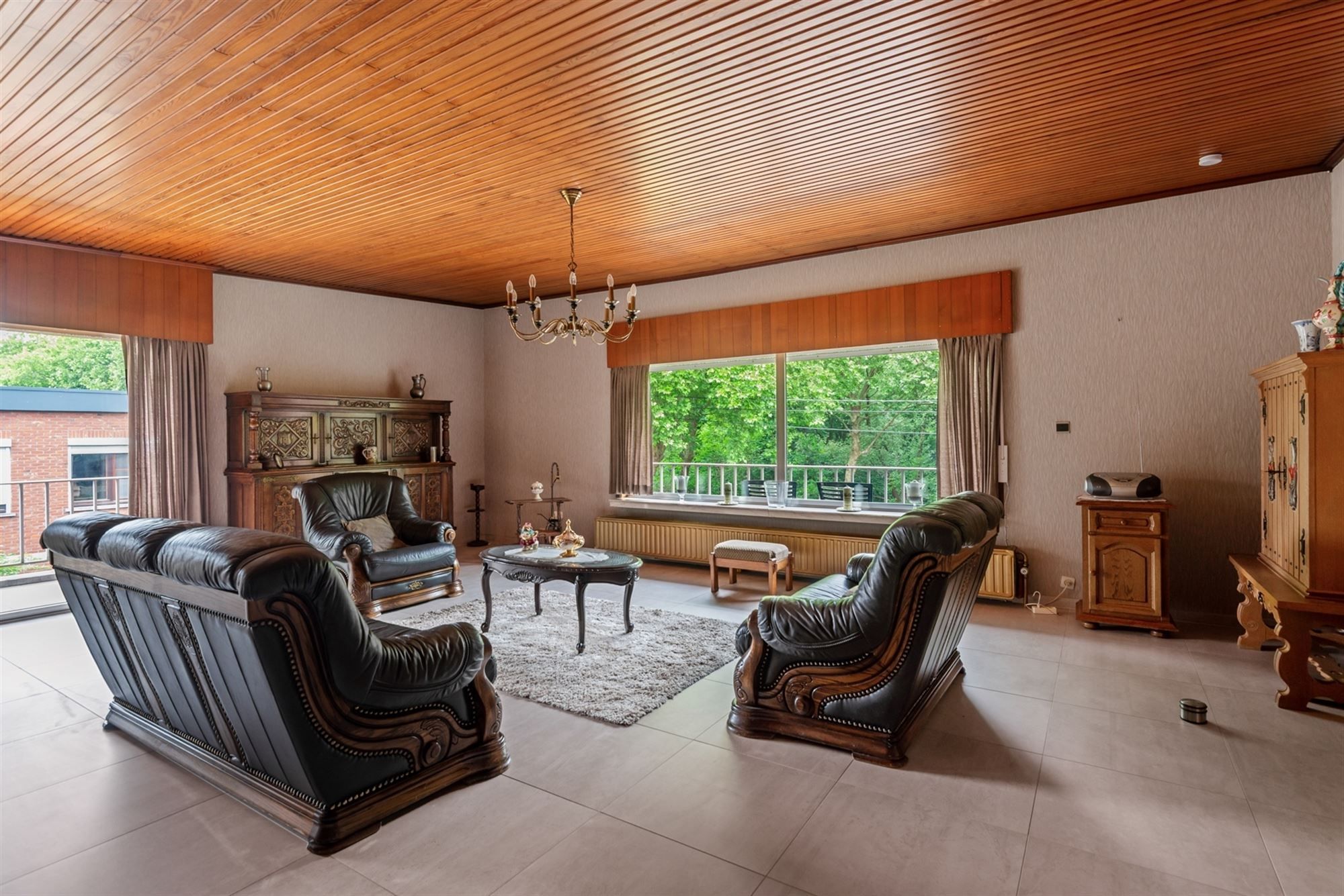 Verrassend ruime woning met magazijn te Putte - Beerzel foto 2