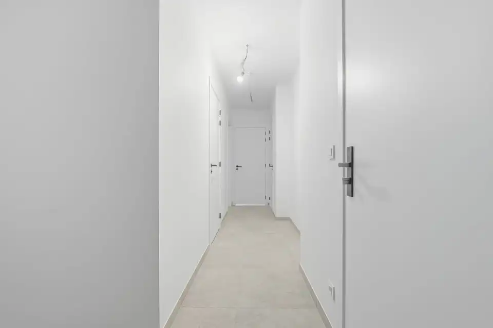 NIEUWBOUWAPPARTEMENT MET 2 SLKS TE HUUR IN SINT-TRUIDEN foto 9