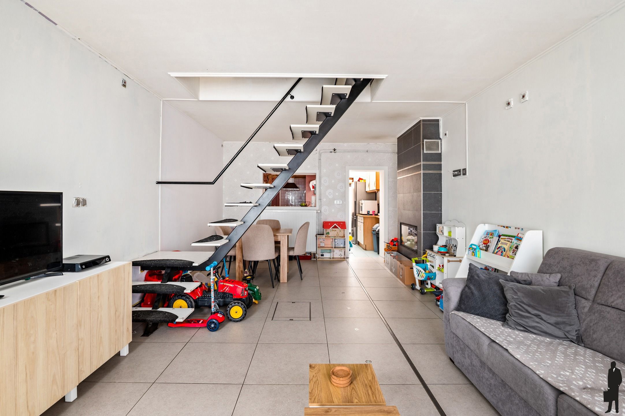 Charmante welgelegen woning met 2 ruime slpks en mezzanine foto 2