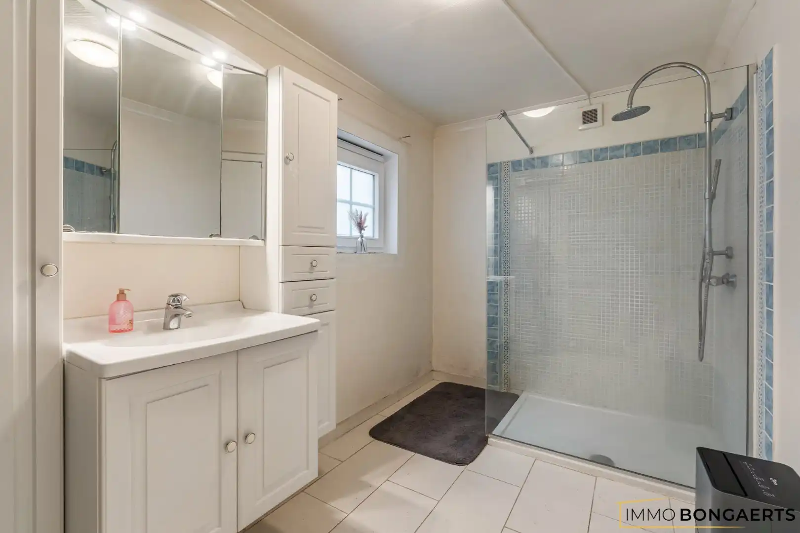 Gerenoveerde woning met 4 slaapkamers op rustige ligging foto 17