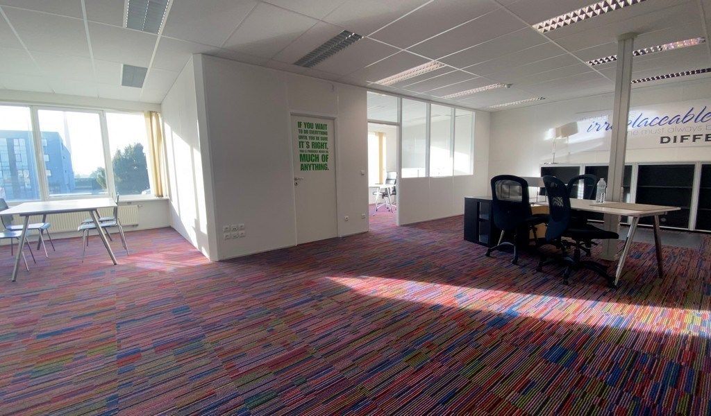 Instapklaar kantoor te huur in Brandstraat, Lokeren foto 5