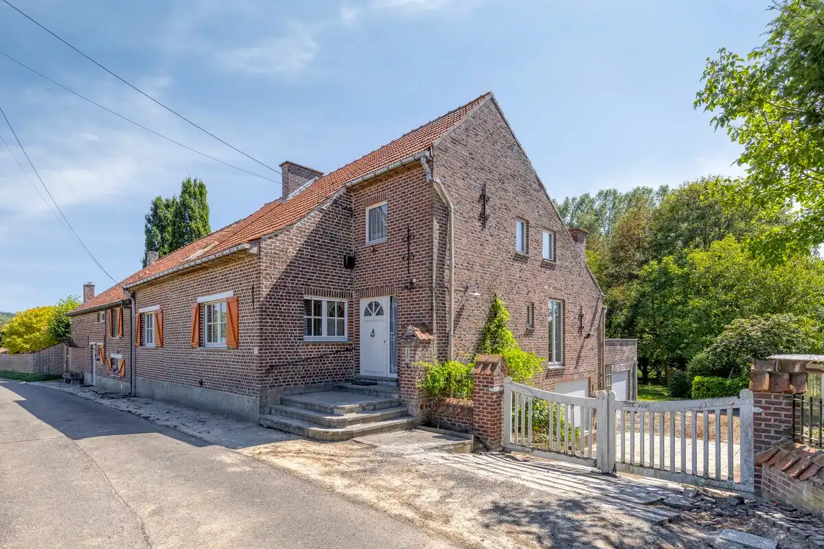 Hoofdfoto van de publicatie: Te renoveren woning in Gaasbeek (HOB)