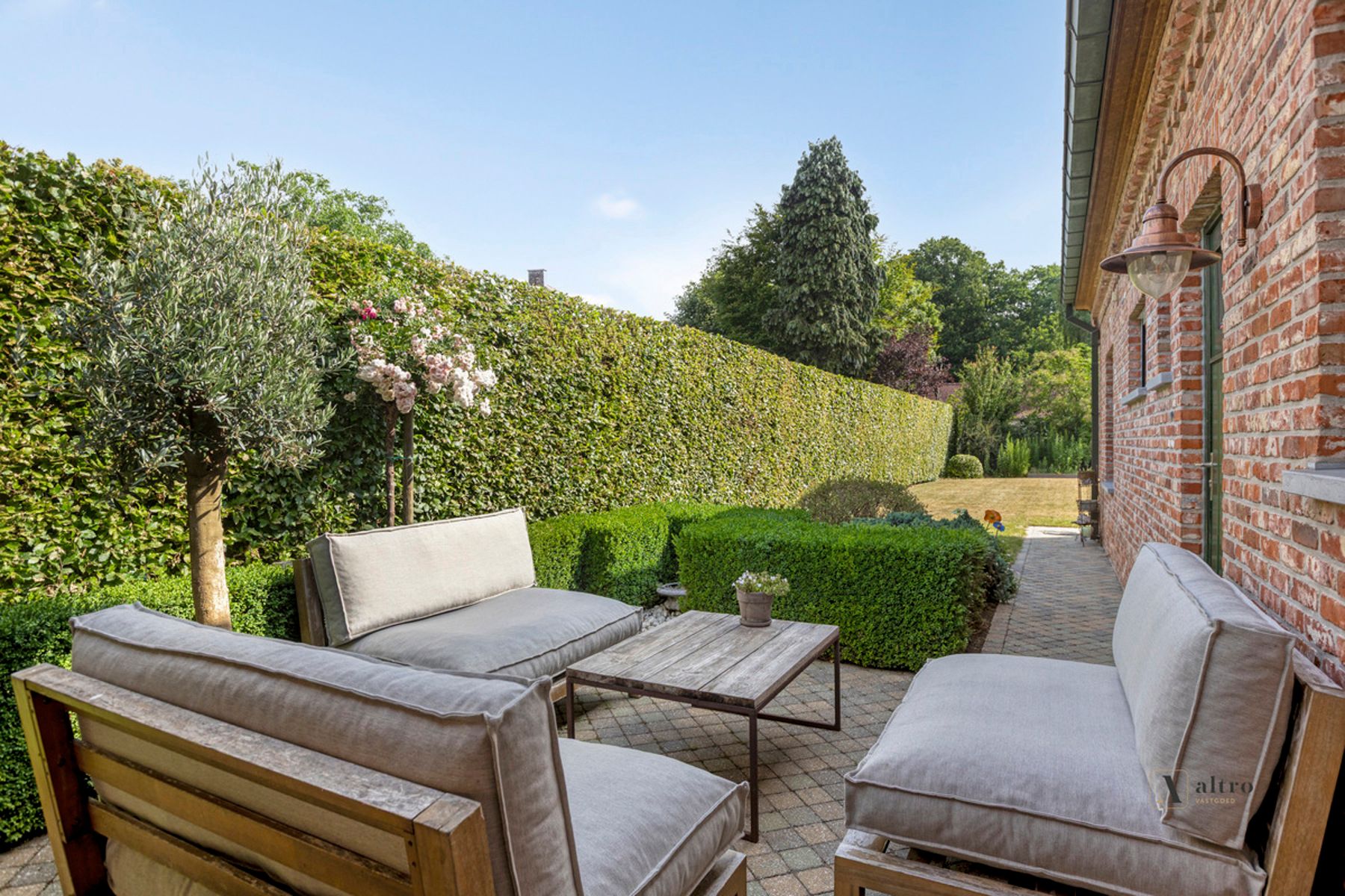 Prachtige en instapklare villa in landelijke stijl  foto 31