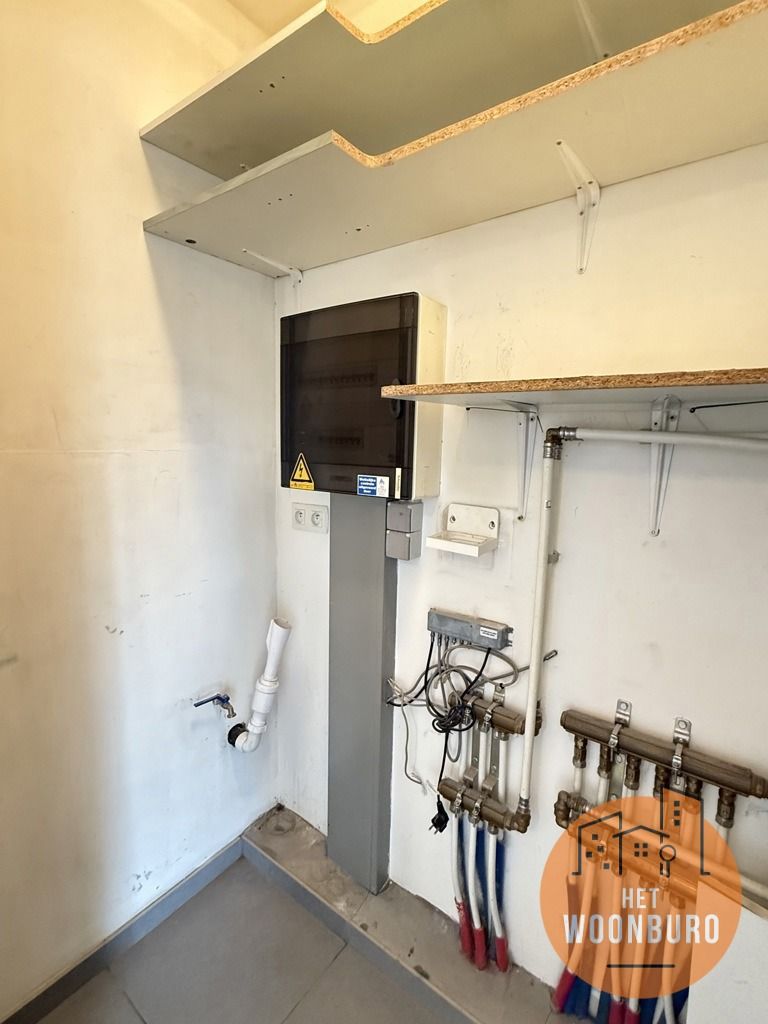 Ruime studio (1e verd.) gelegen in een recent gebouw foto 12