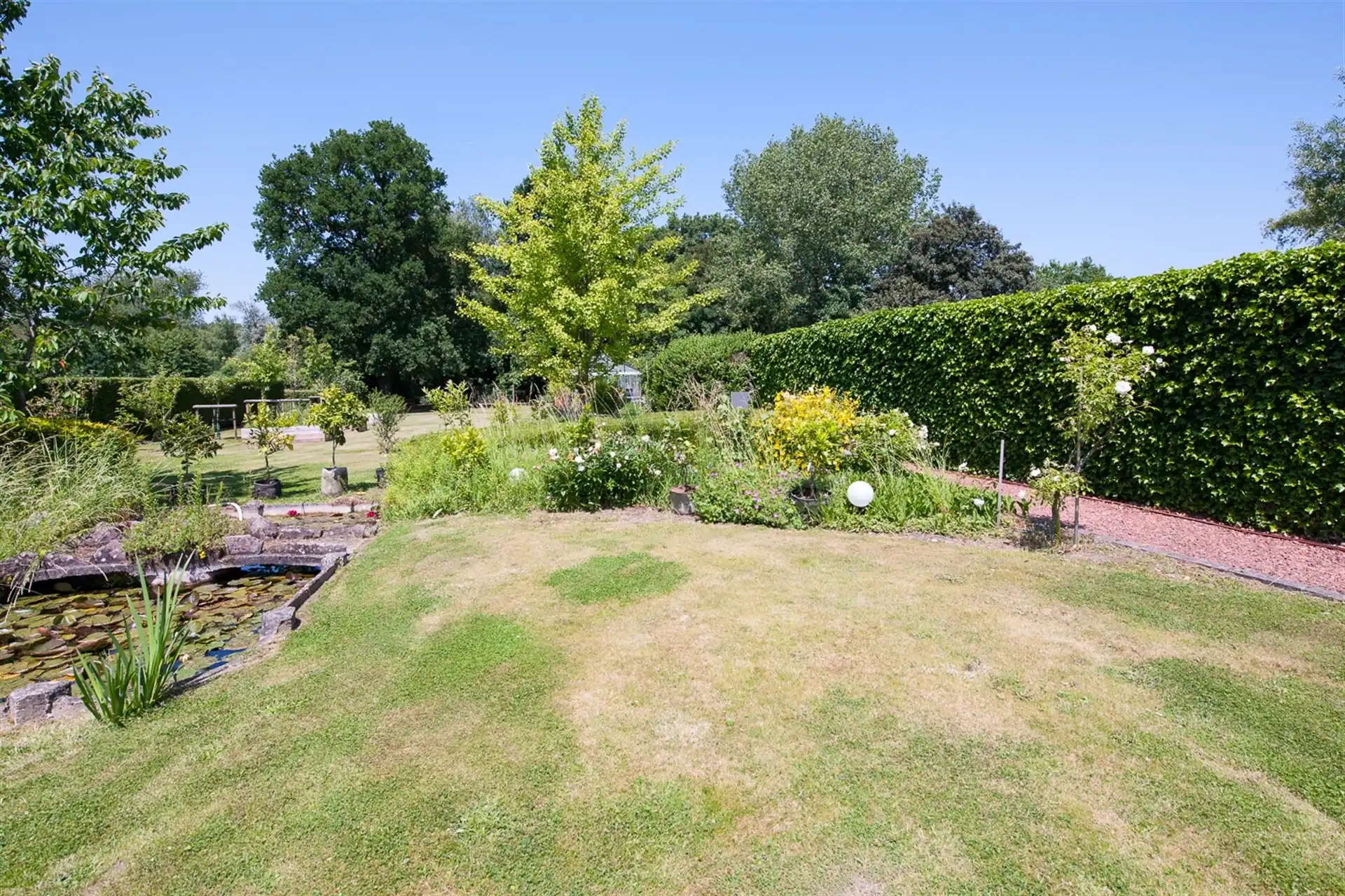 Ruime villa op mooi perceel! foto 16