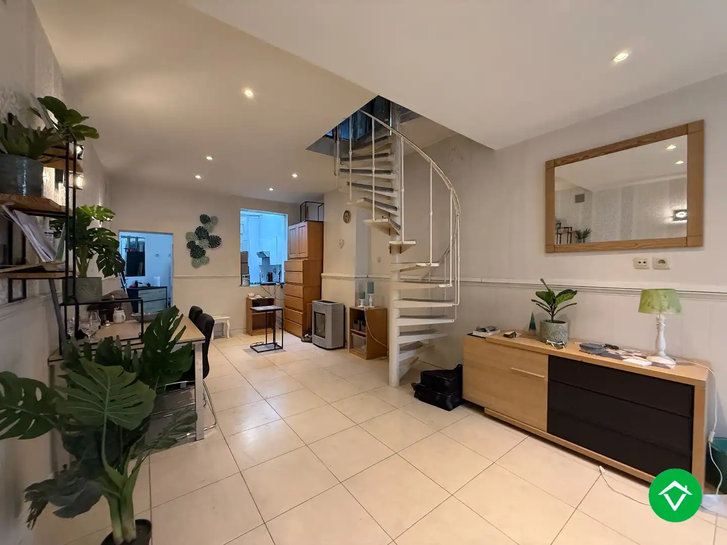 Op te frissen rijwoning met 3 slaapkamers in centrum Roeselare foto 2