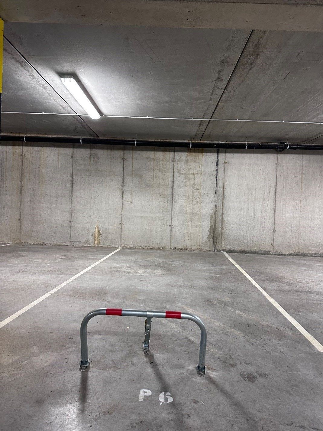 Ondergrondse parkeerplaats in centrum Gistel  foto {{pictureIndex}}