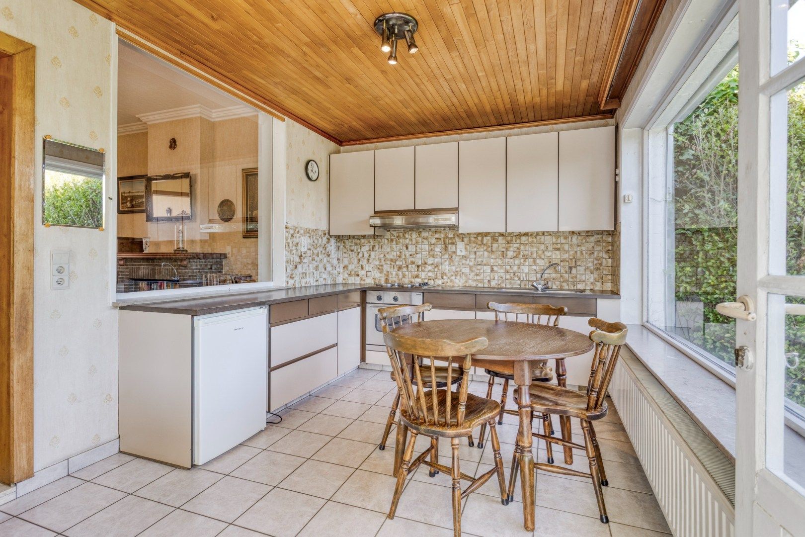 Te renoveren woning met 3 slaapkamers, garage en ruime tuin in Haasrode – EPC 473 kWh/m² jaar - bewoonbare oppervlakte 184 m² foto 8