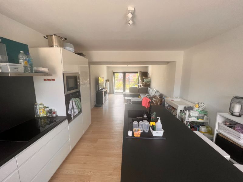 --- NIEUW --- Volledig vernieuwd (89m²) appartement met 2 grote slaapkamers foto 4