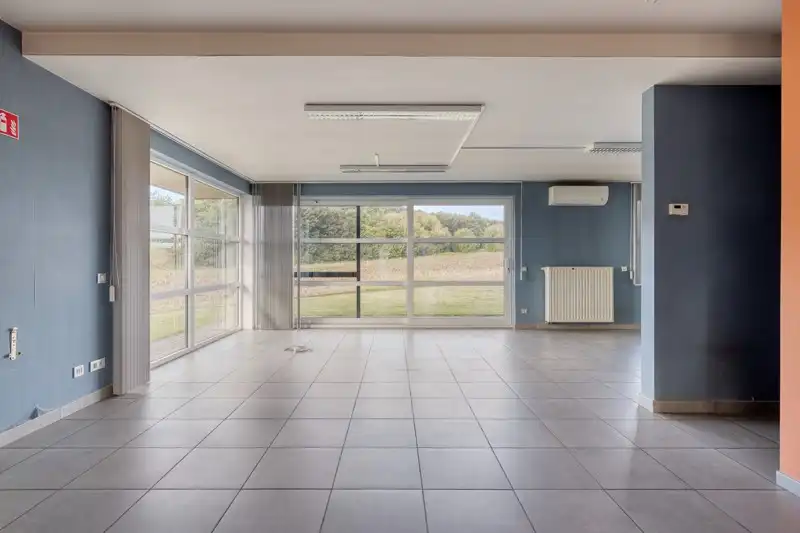 Polyvalente kantoorruimte met 3 slaapkamer appartement TE KOOP in Tielt! foto 5