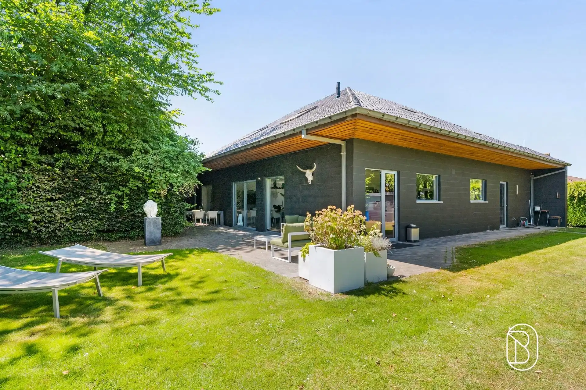 Instapklare mooie villa met 3 slk.  foto 3