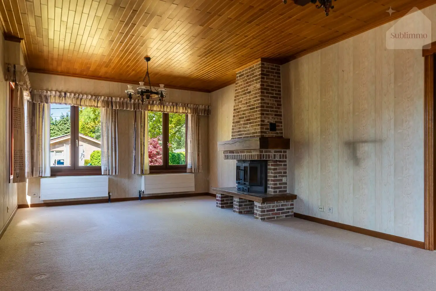 Karaktervolle gezinswoning met indrukwekkende veranda | Bosrand | 5 slpk | Renovatiepotentieel foto 12