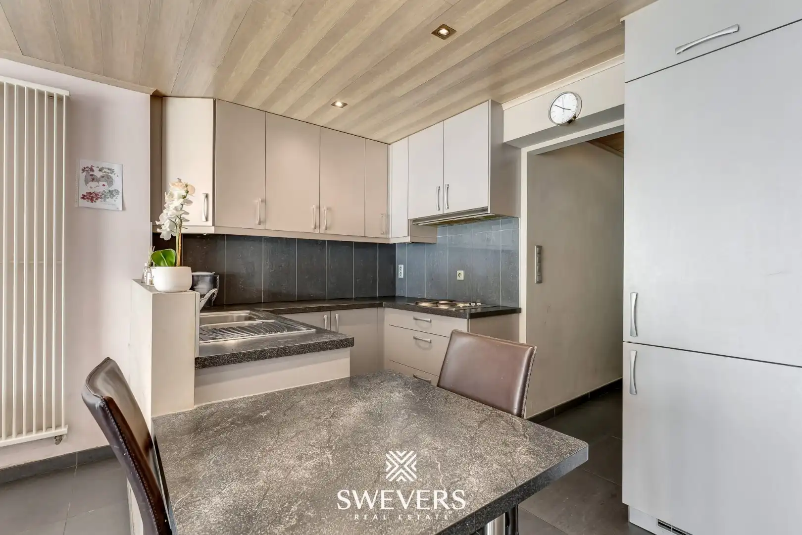 Gelijkvloers appartement net buiten Beringen centrum foto 2