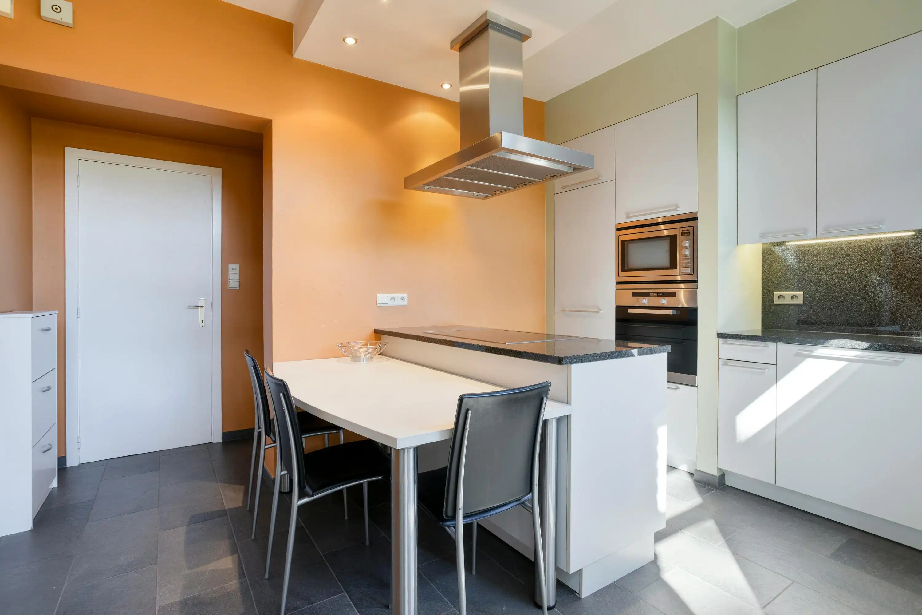  Halfopen huis met 6 kamers op 1.142m² te koop in Anzegem foto 8