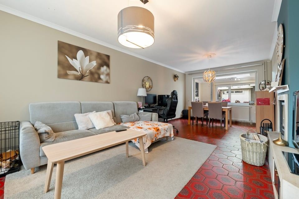 ENERGIEZUINIGE GEZINSWONING MET GARAGE VLAKBIJ HET CENTRUM VAN SINT-TRUIDEN foto 3