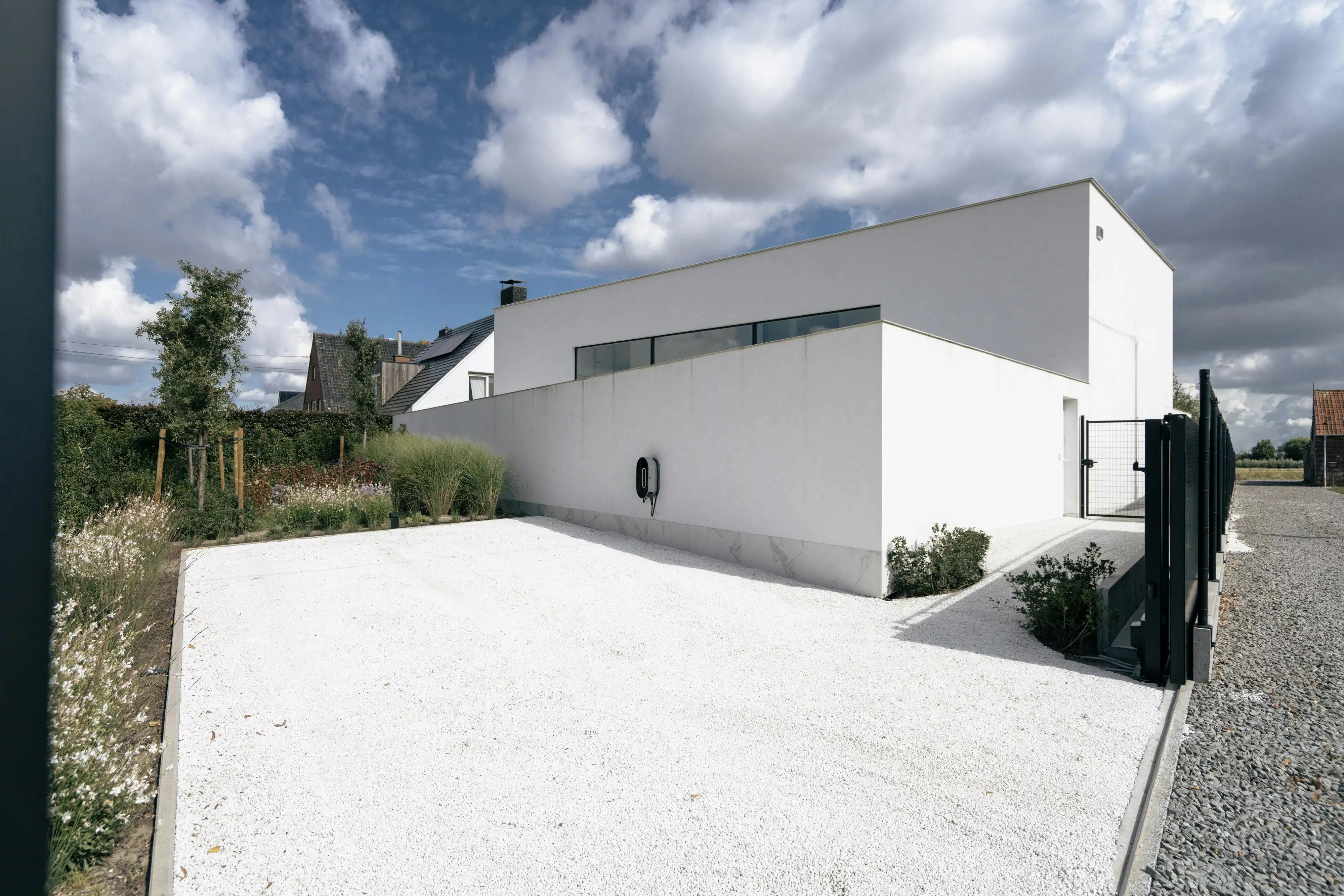 Hypermoderne strakke villa met zwembad in Gits foto 46