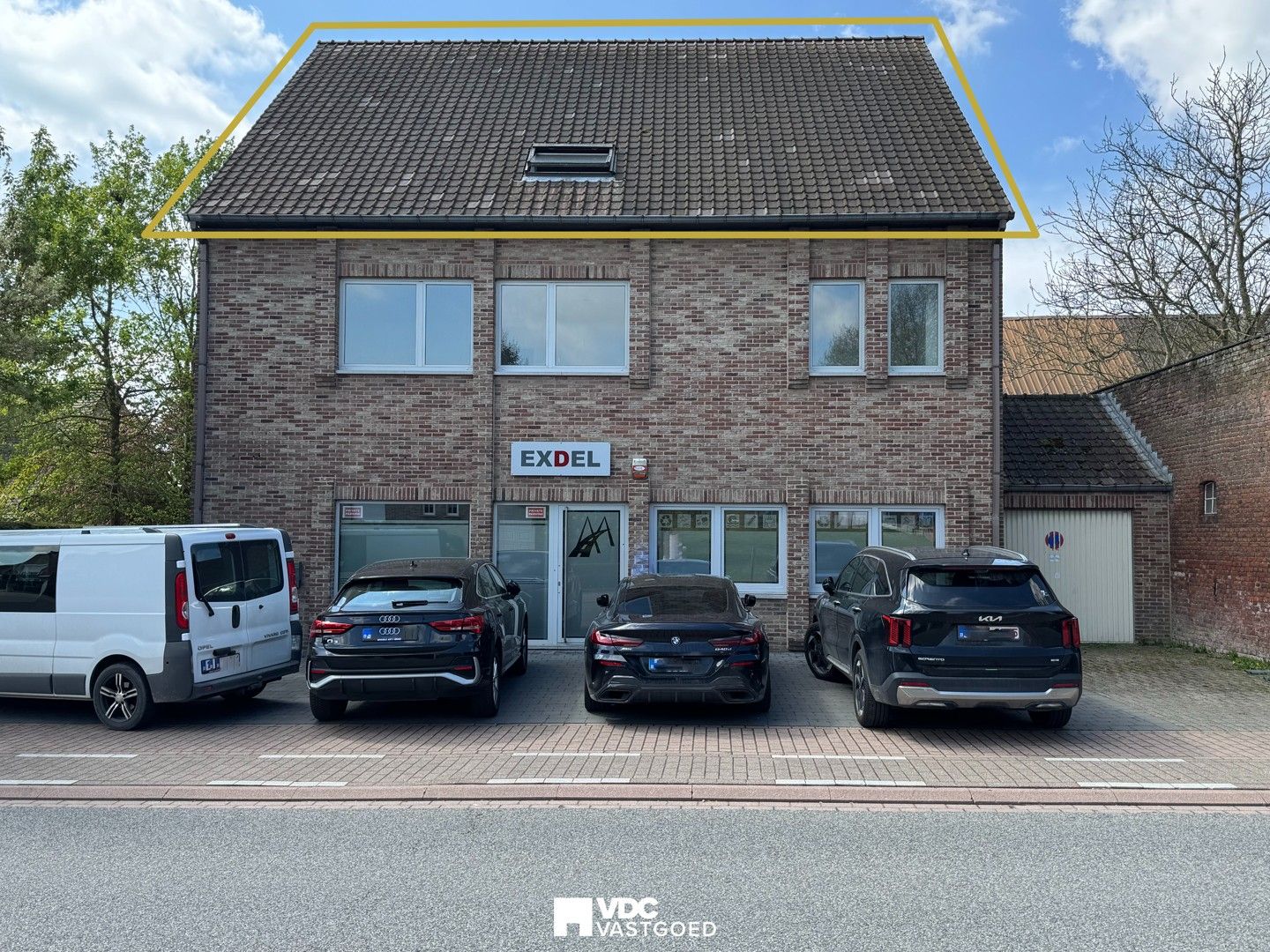 Volledig gerenoveerd appartement met 2 slaapkamers, garage en tuintje foto 13