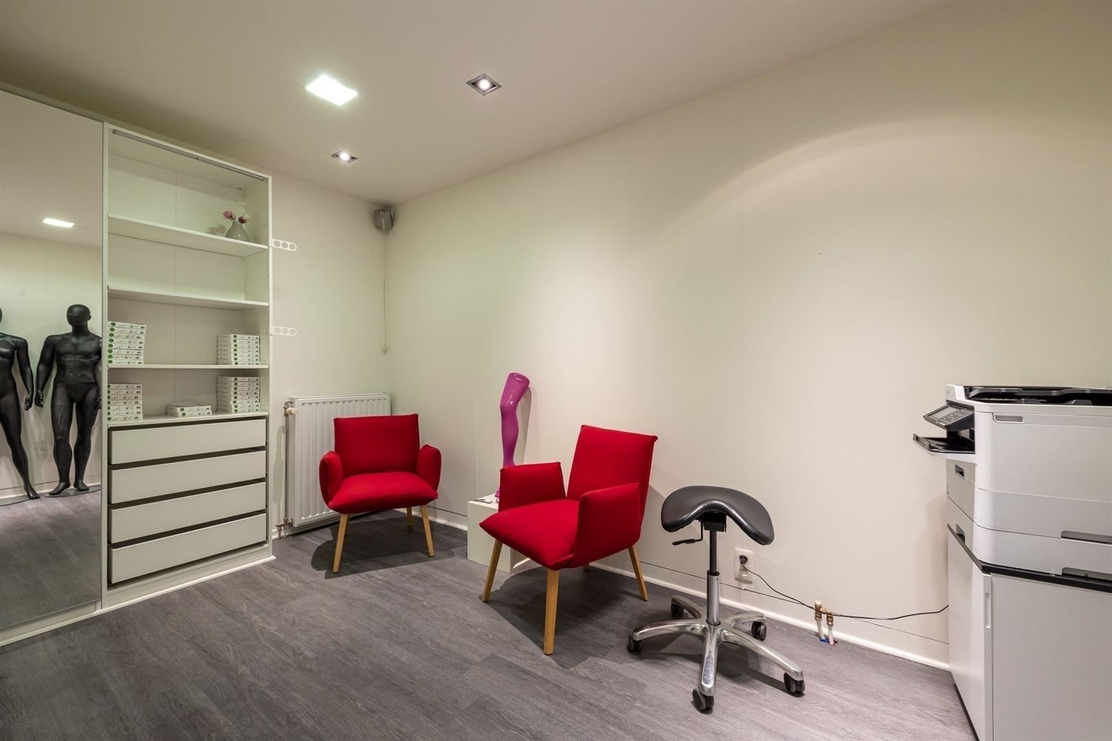 Uitstekend gelegen winkelpand met twee toegangen foto 7