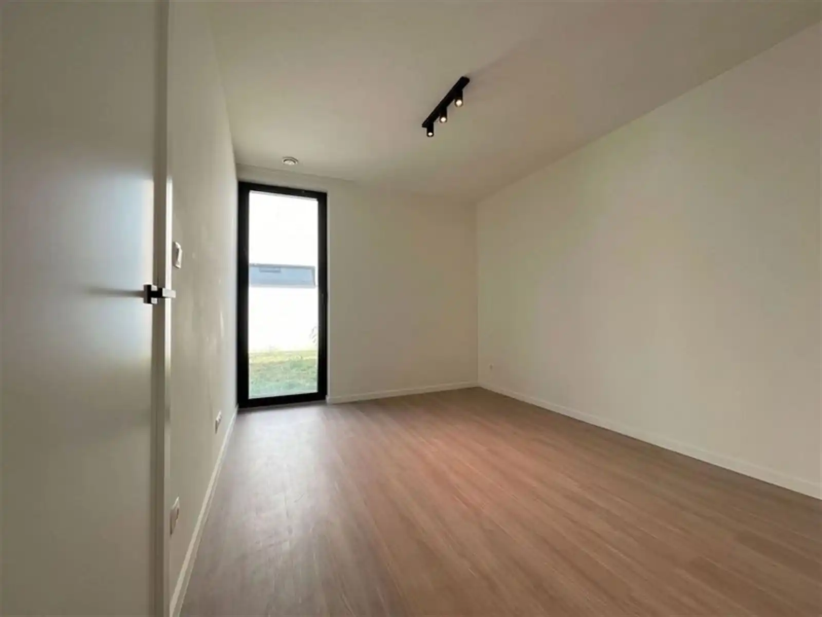 Appartement met 2 slaapkamers, terras en garage foto 6