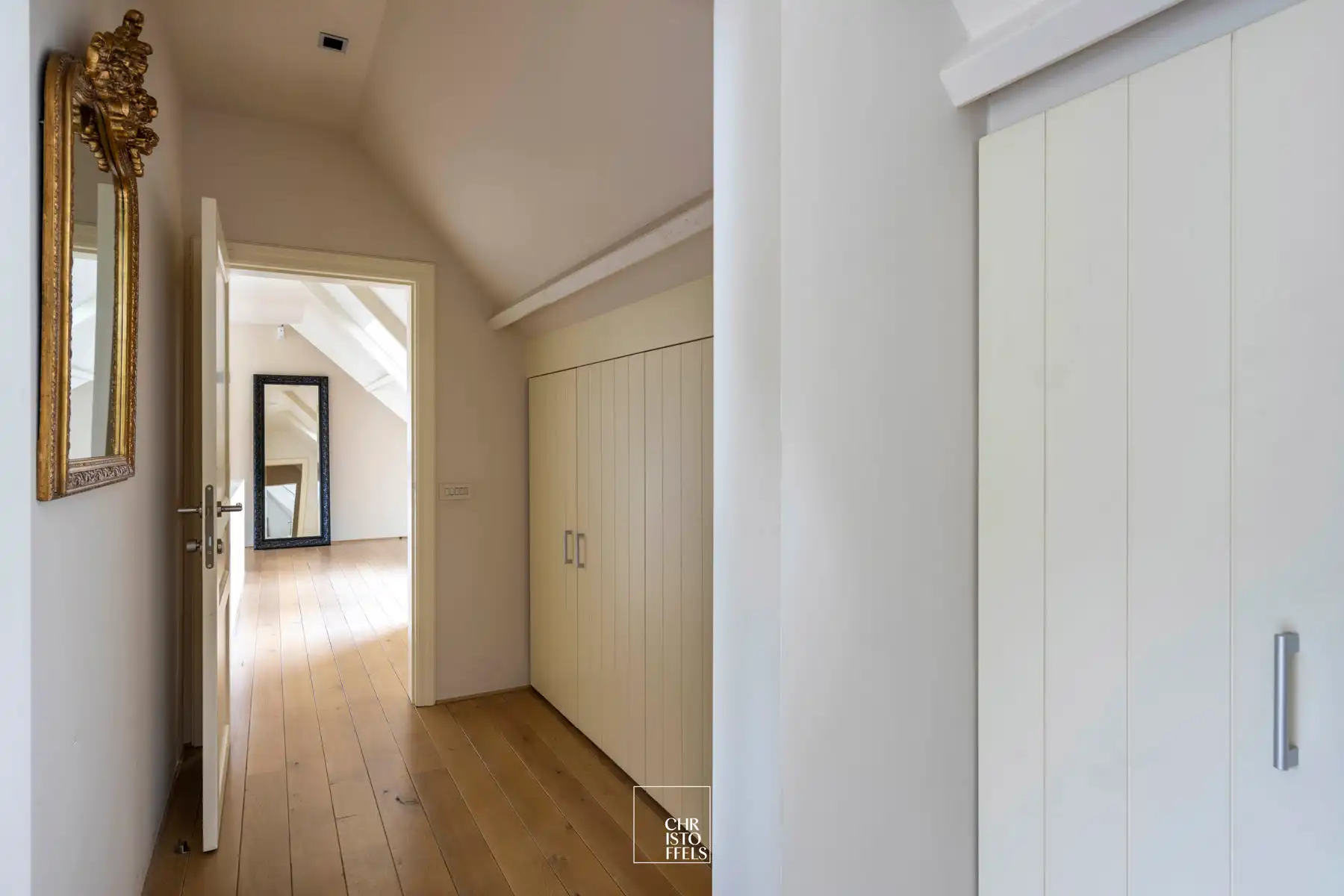 Exclusief landhuis met buitenzwembad op perceel van 2.787m² aan de bosrand. foto 31