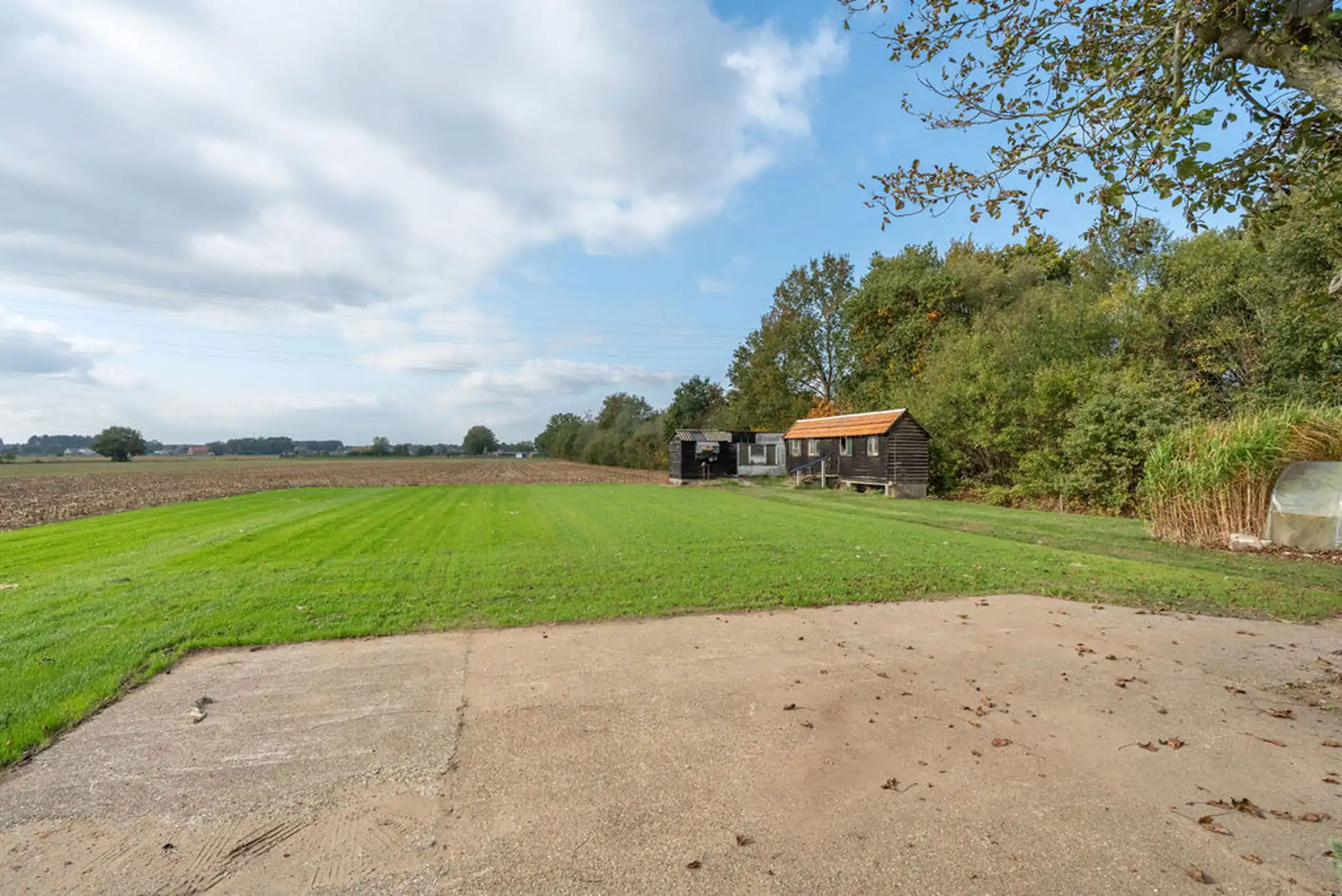 Te renoveren woning op een mooi en gunstig gelegen perceel van in totaal 6.449 m². foto 9