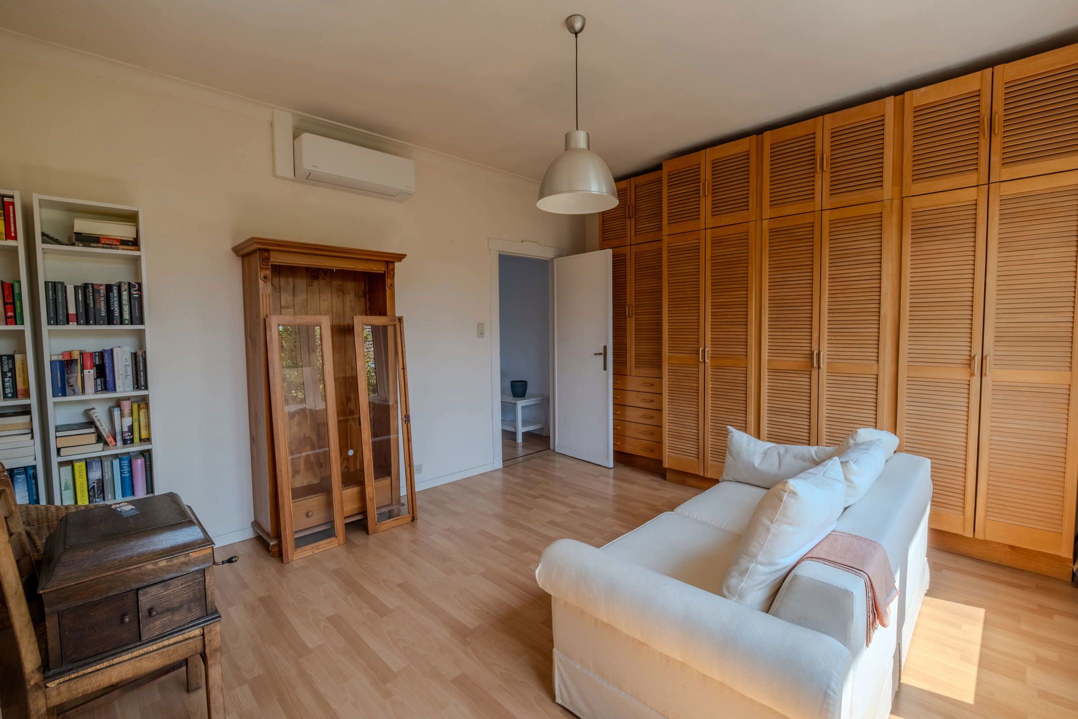Woning met magazijn en studio op toplocatie te Merksem foto 15