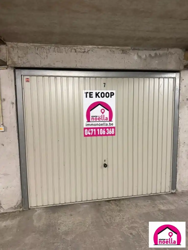 TE KOOP GARAGE TE WESTENDE! foto {{pictureIndex}}