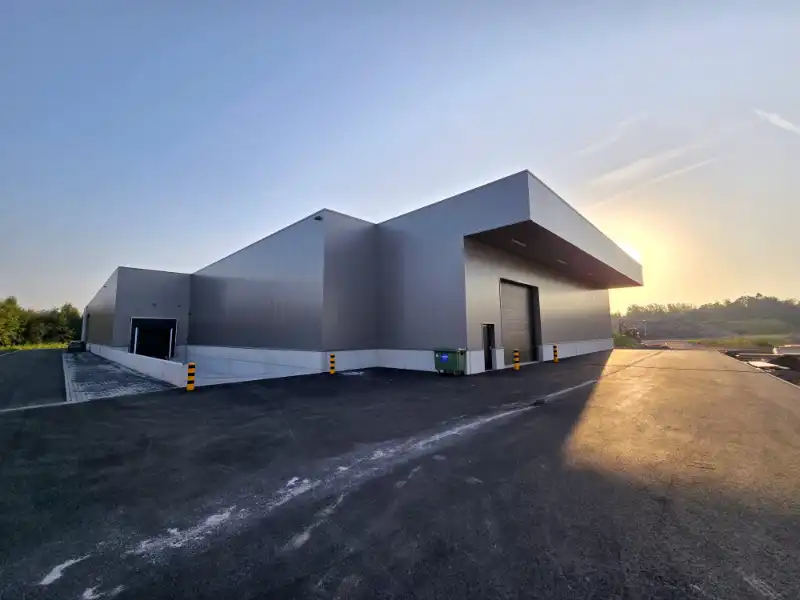 Logistiek gebouw te huur foto 6