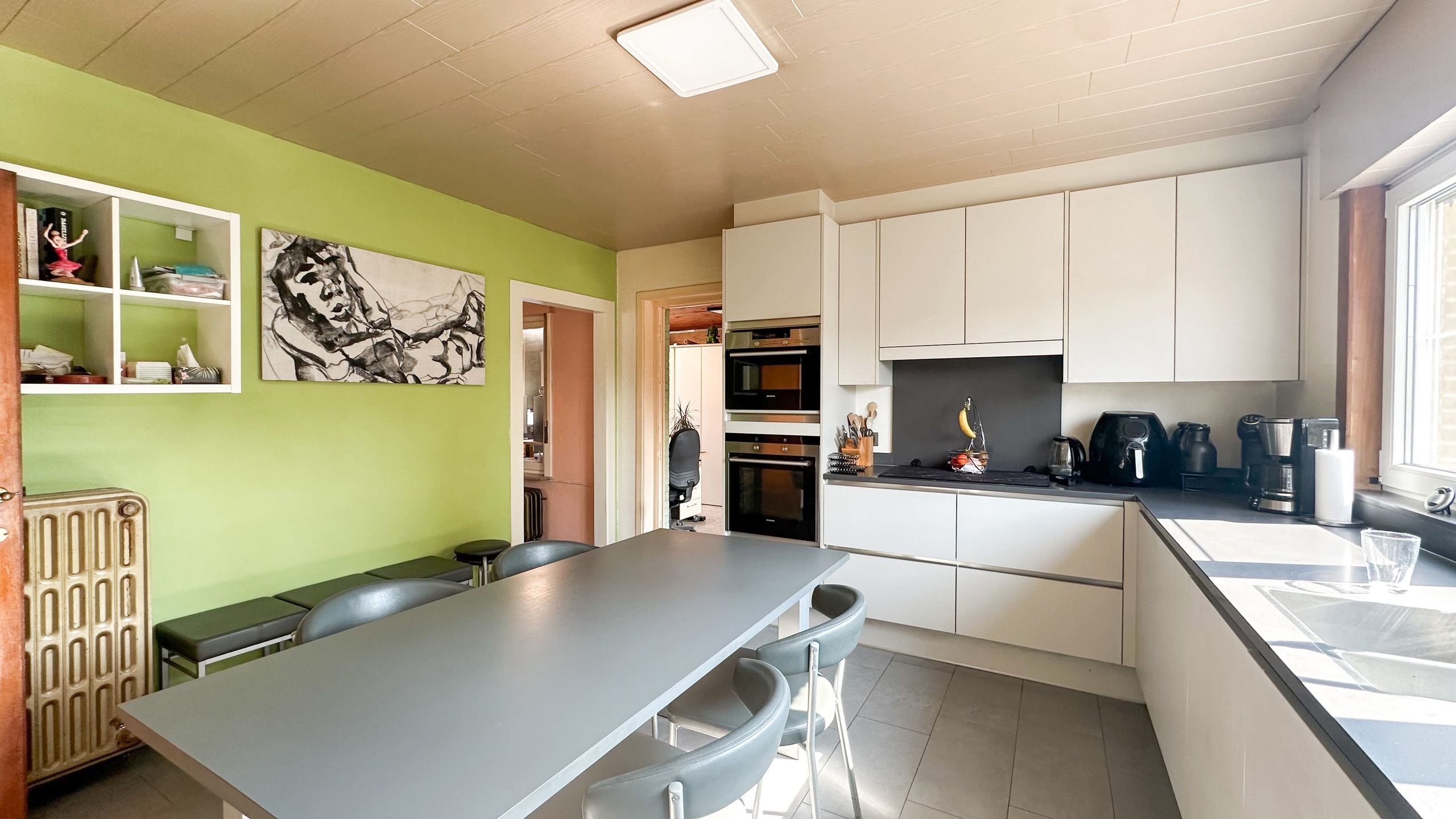 Instapklare woning met woonopp. van 309m² te Houthalen! foto 11