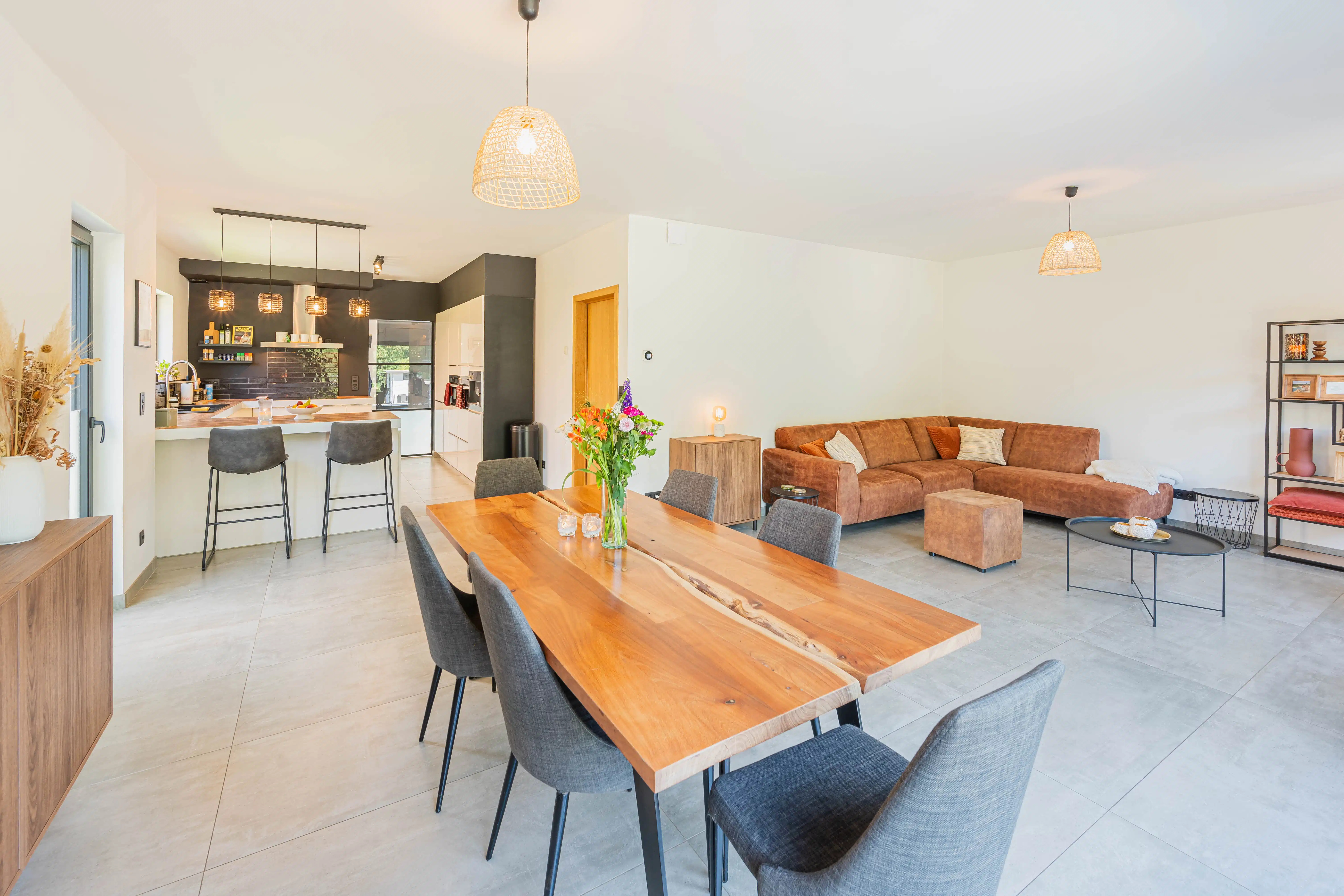 BEN-woning met 4 slaapkamers, 3 badkamers en groen uitzicht! foto 8