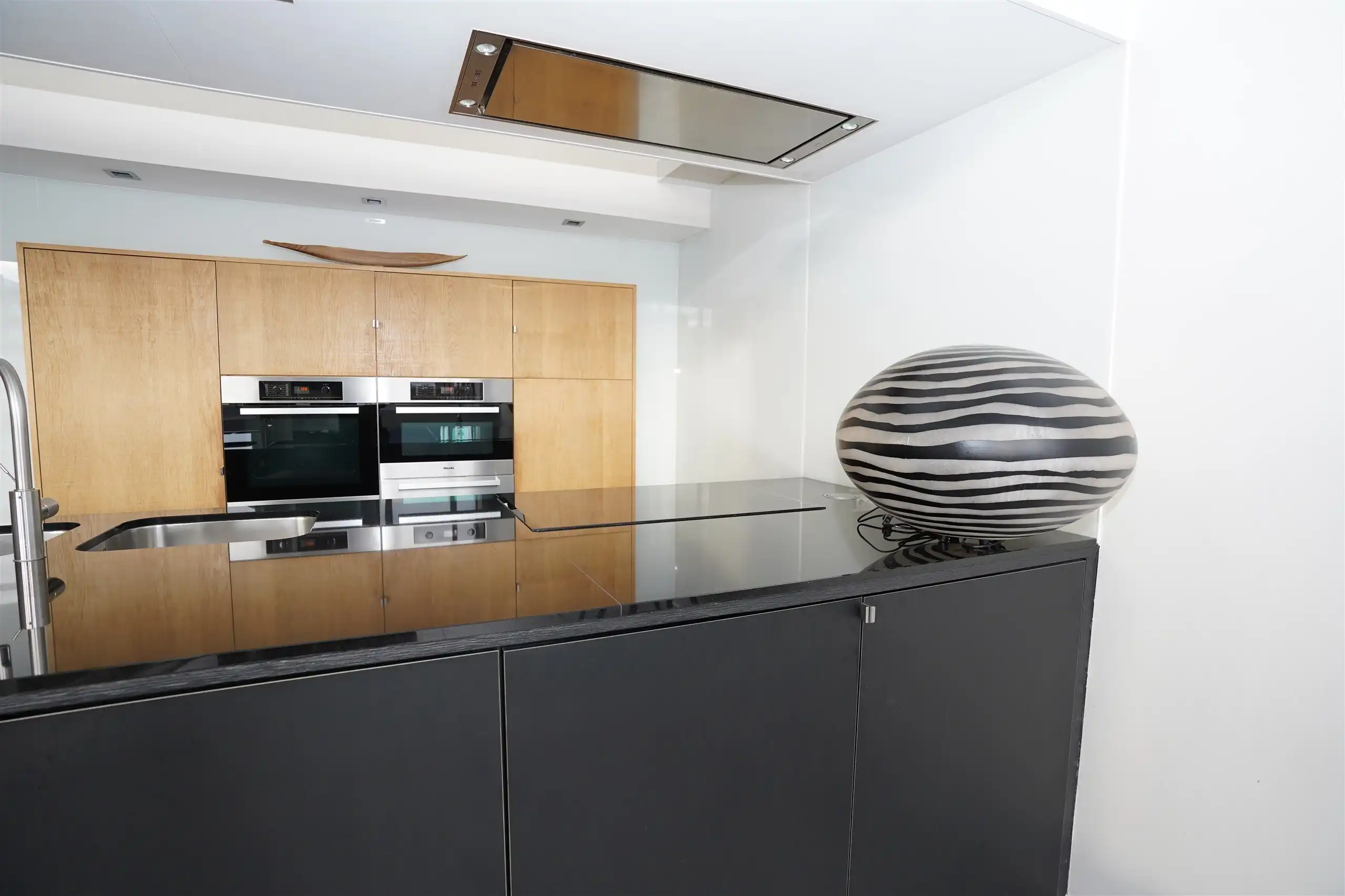 Architecturale luxe loft – zeldzaam, stijlvol & met staanplaats... foto 13