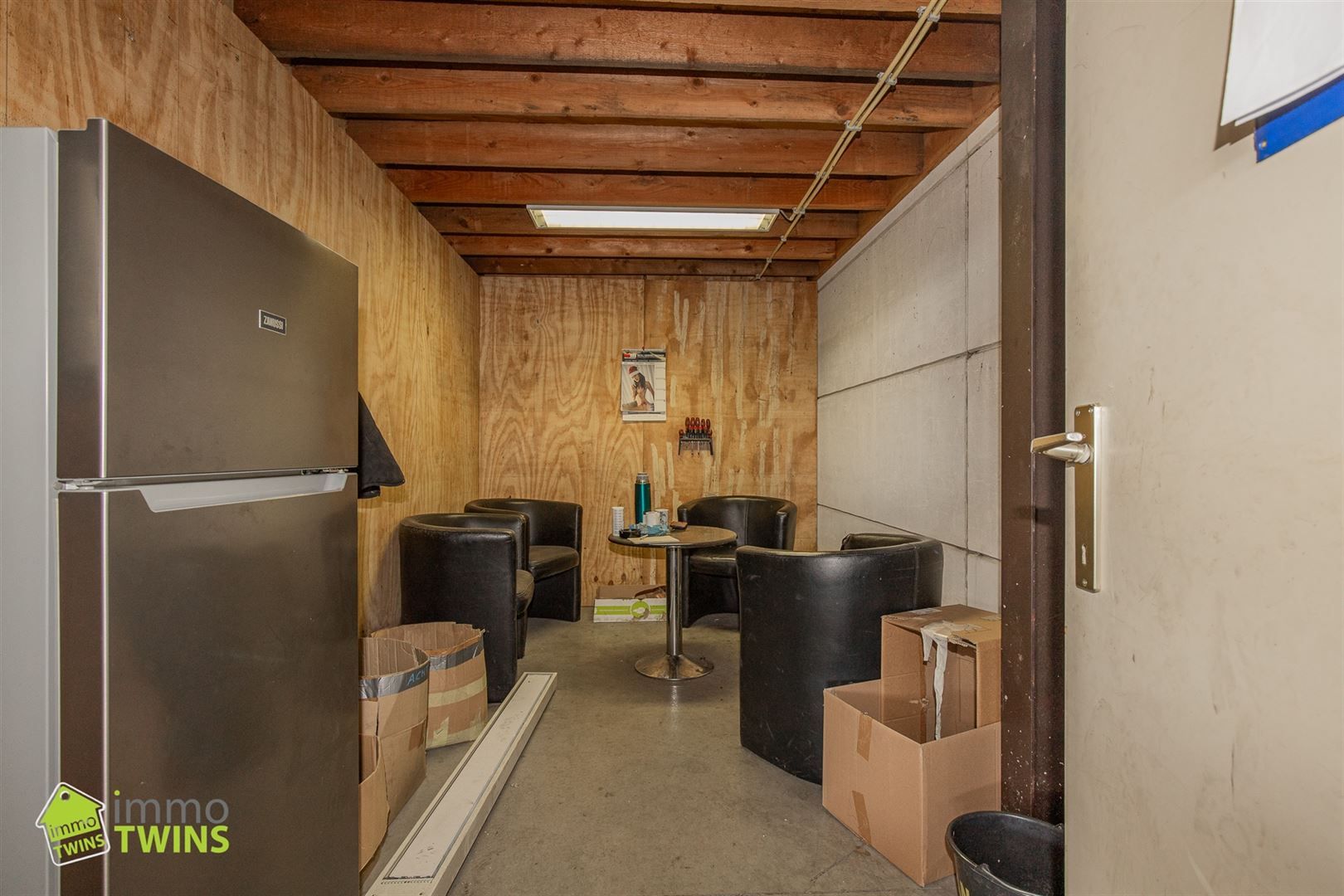 Magazijn + buitenruimte te huur op toplocatie in Lokeren foto 8