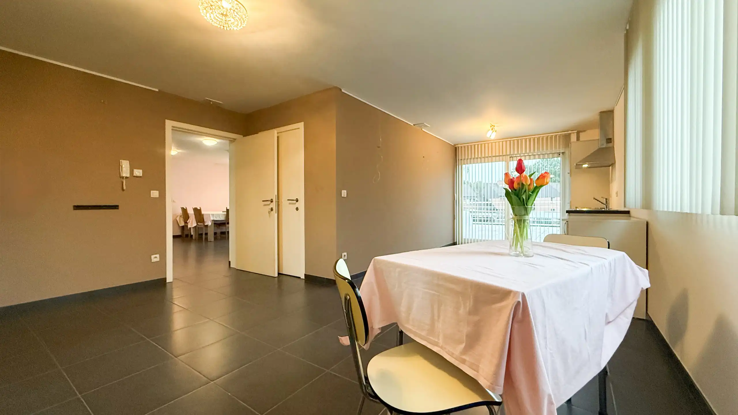 Veelzijdig investeringspand met 10 kamers, lift en kelder! foto 76