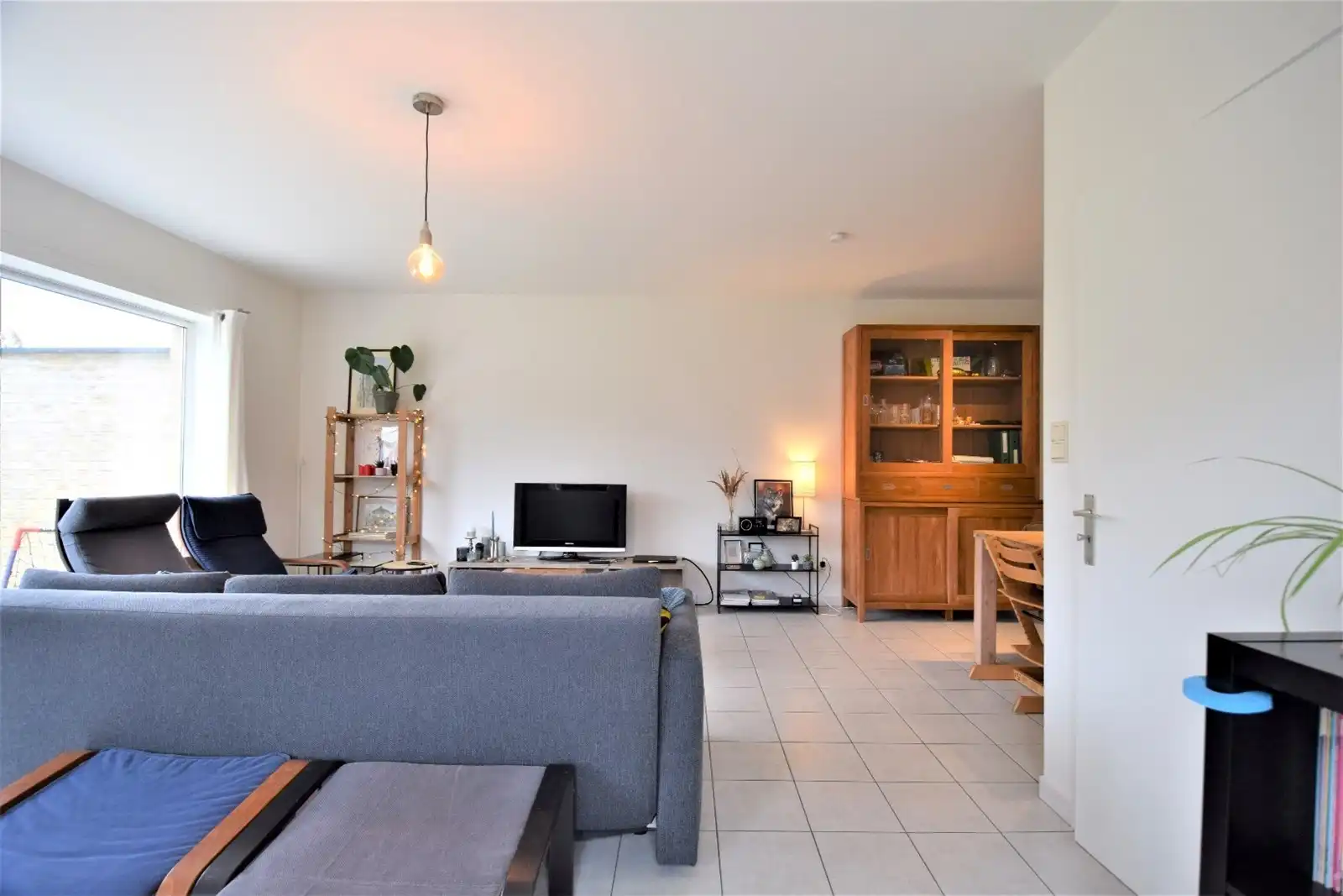 Hoekwoning met drie slaapkamers, tuin en garage foto 3