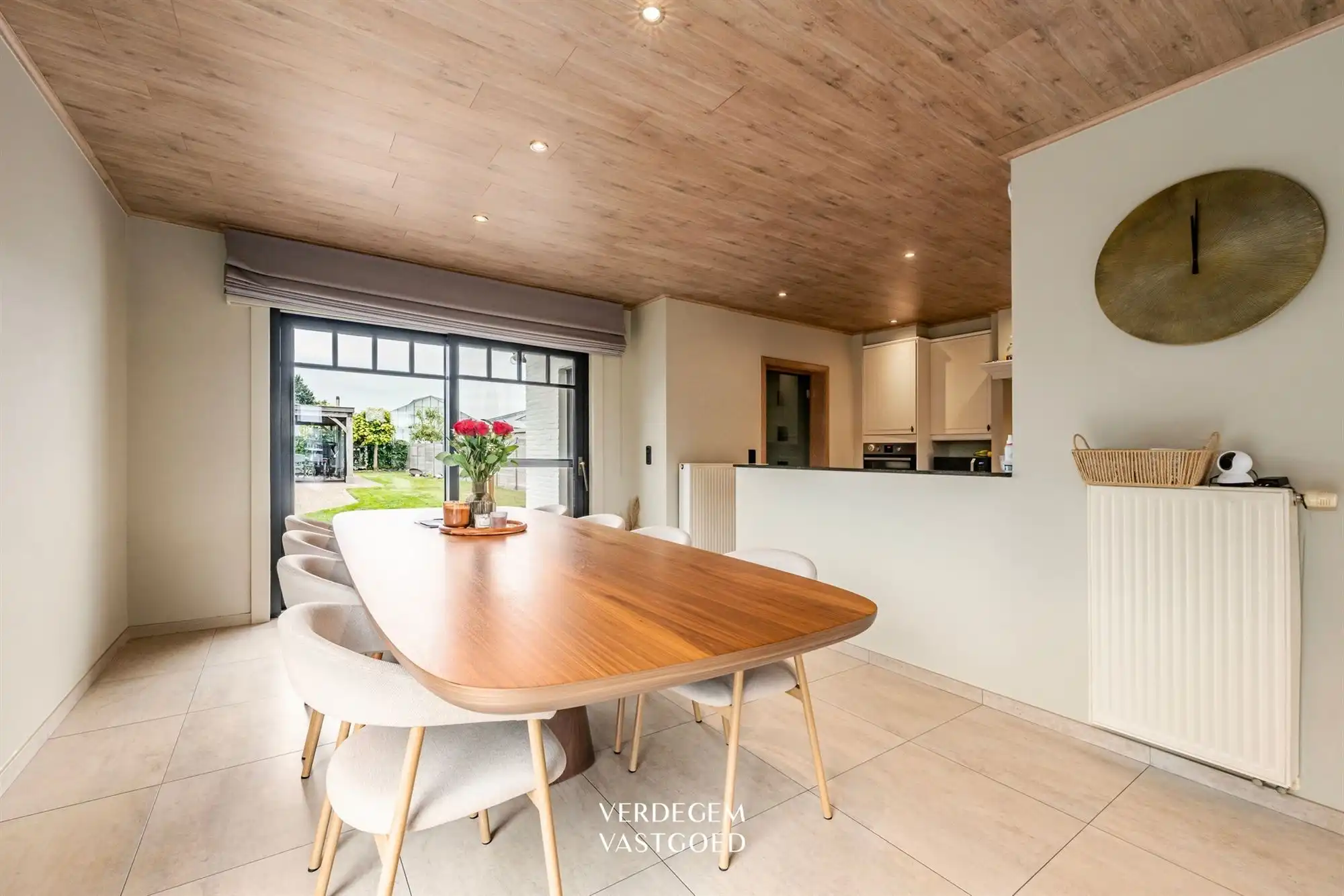 Sfeervolle, energiezuinige halfopen woning met drie slaapkamers en prachtig tuinatelier foto 7