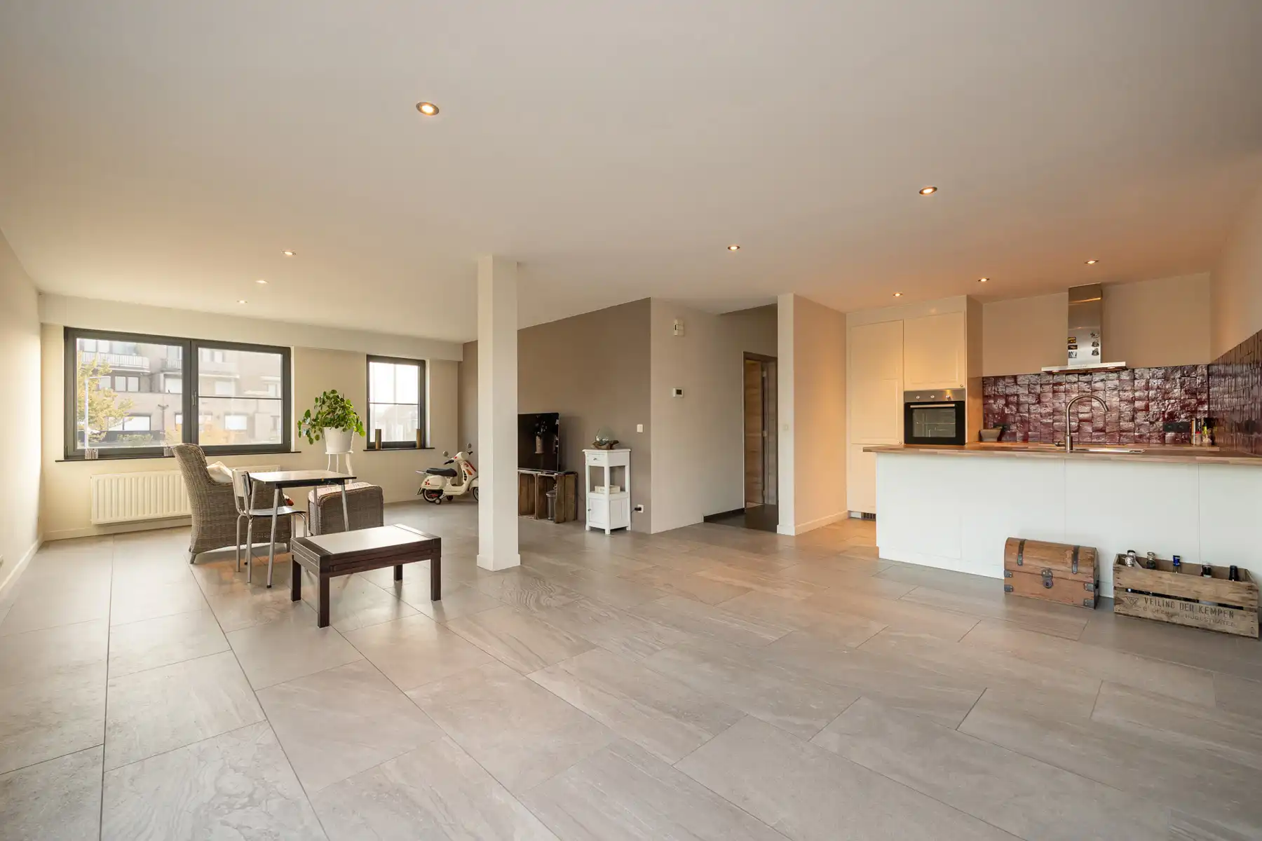 Veelzijdige handelszaak met woonst en topzichtbaarheid foto 23