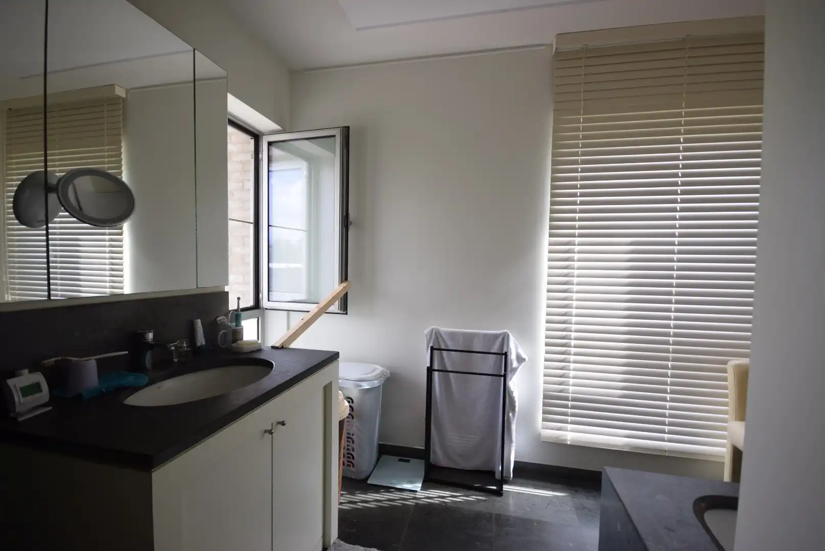 LUXUEUS APPARTEMENT MET TOPLIGGING foto 9