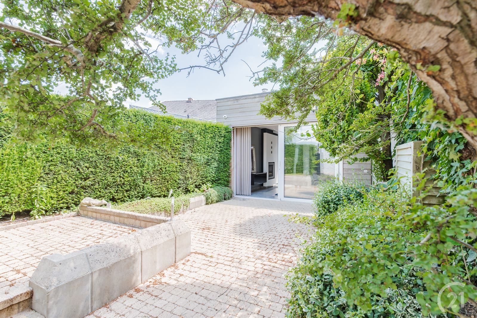 Instapklare woning met handelsruimte te Brakel! foto {{pictureIndex}}