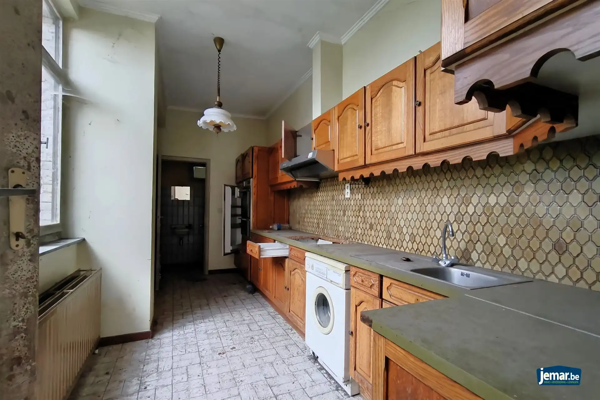 Ruime stadshoeve (431m²) pal in het centrum van Borgloon foto 8