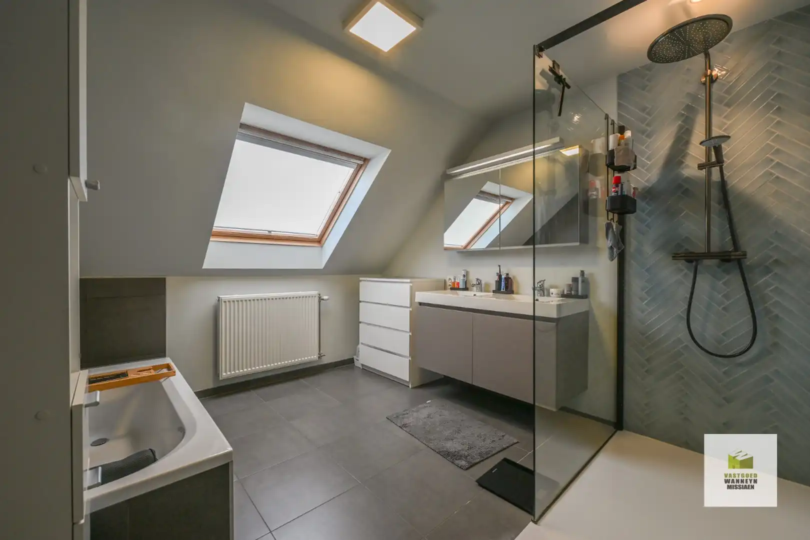 Energiezuinige en instapklare woning op rustige ligging in doodlopende straat te centrum Roeselare foto 16