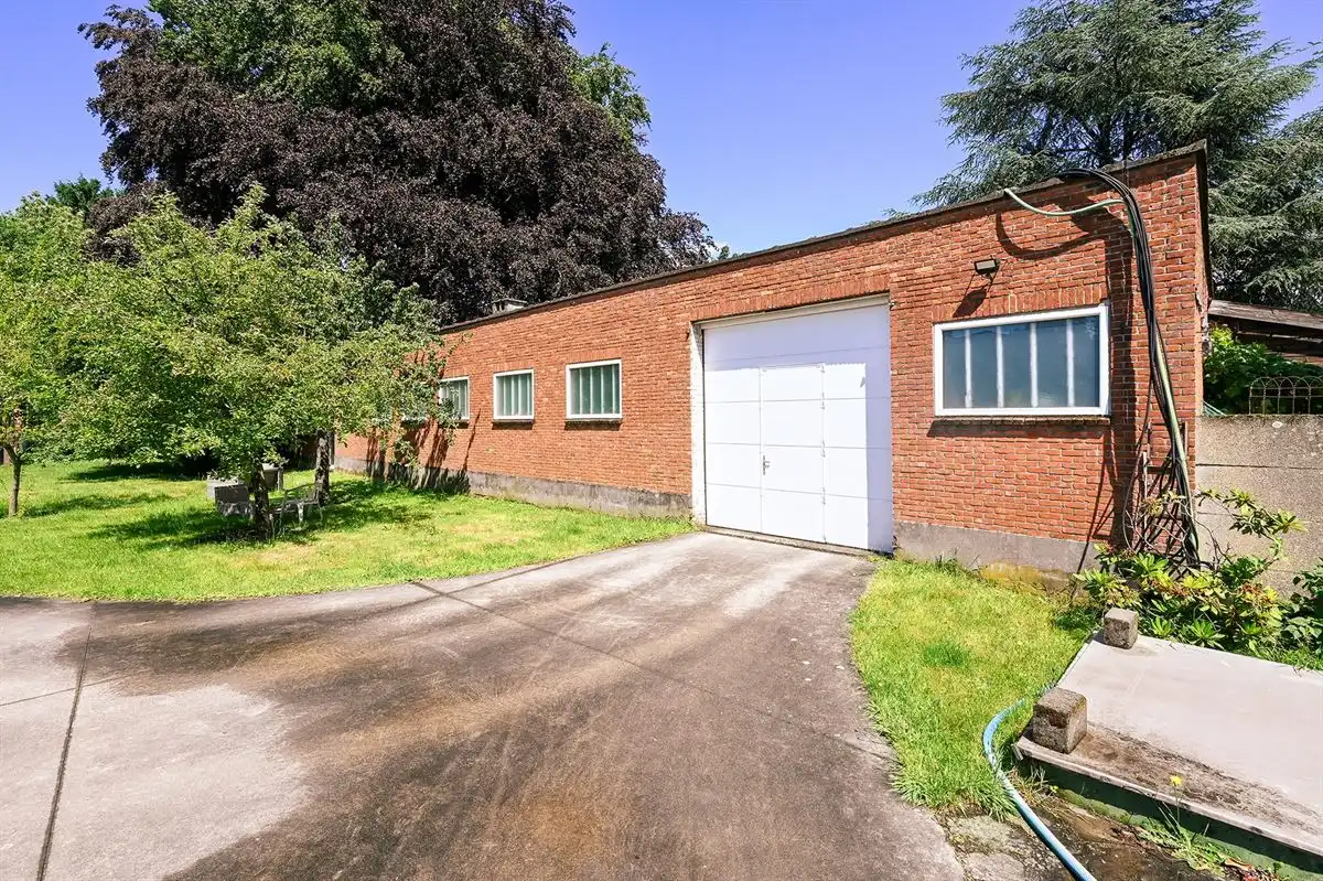 Te renoveren woning en magazijnen op 3100m² foto 6