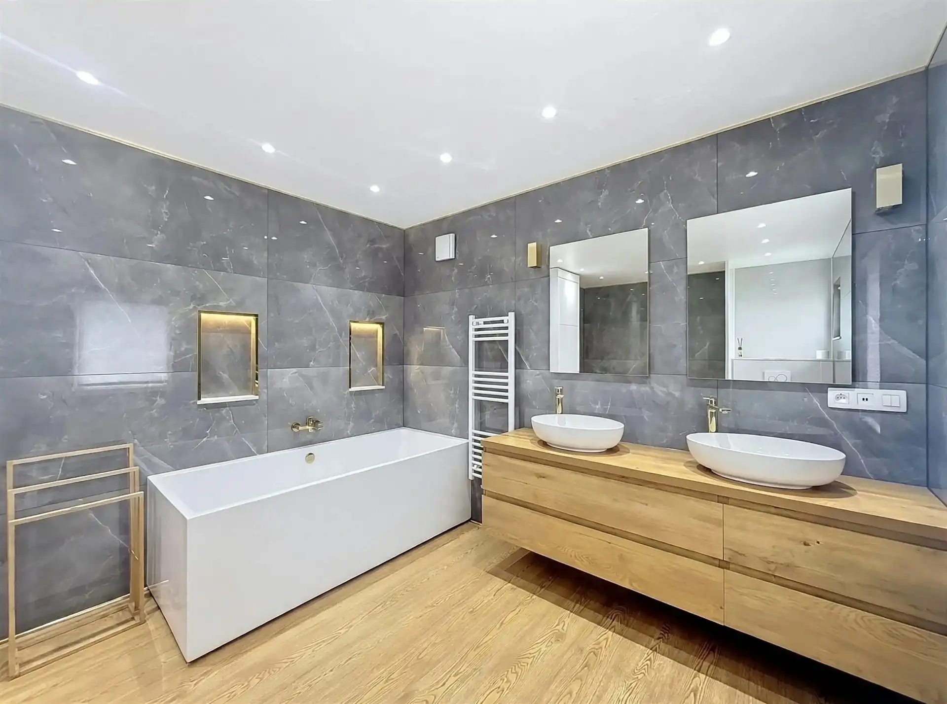 Prachtige instapklare woning met 6 slaapkamers en 2 badkamers! foto 13