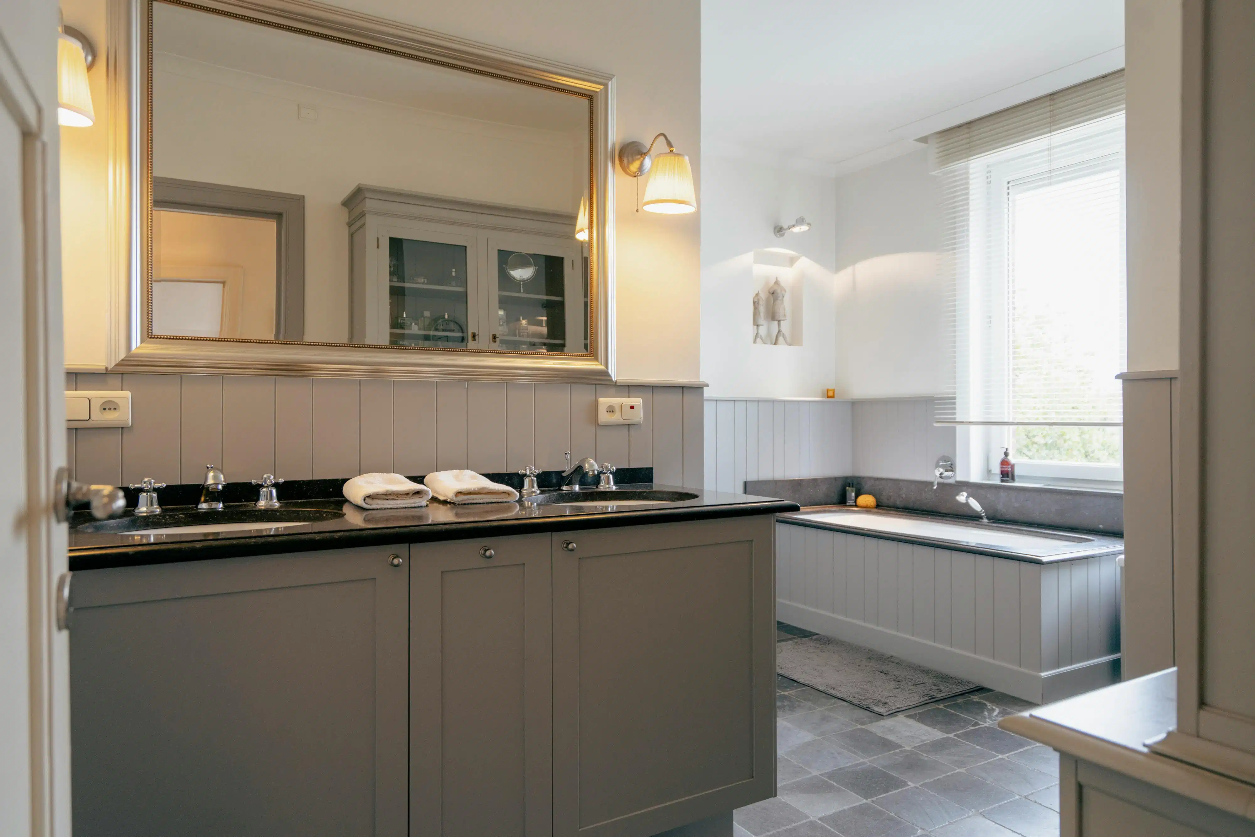 Prachtig art-deco huis op zeer gunstige ligging te Waregem foto 27