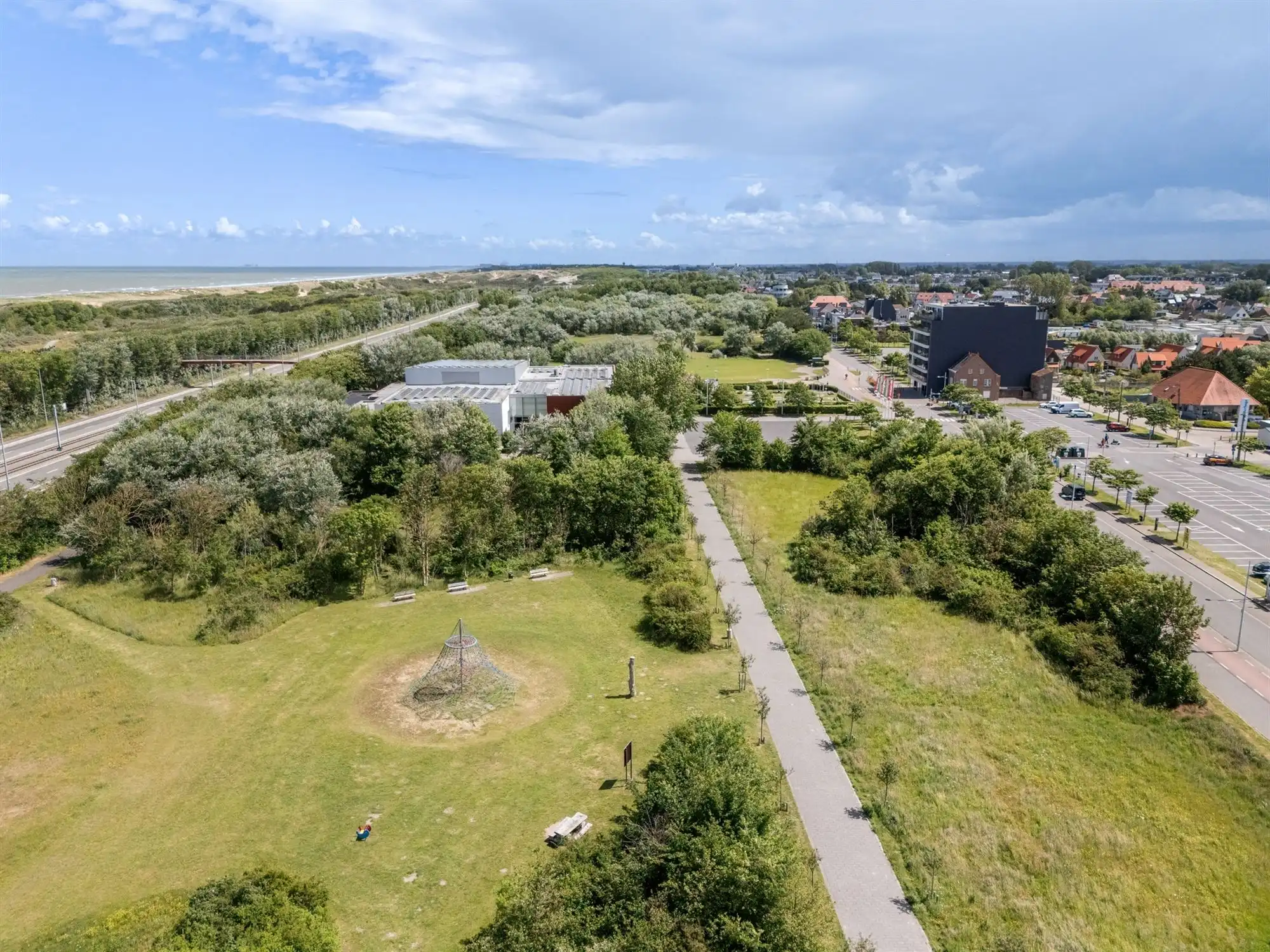 Luxueus (quasi nieuw) appartement vlakbij het strand!  foto 21