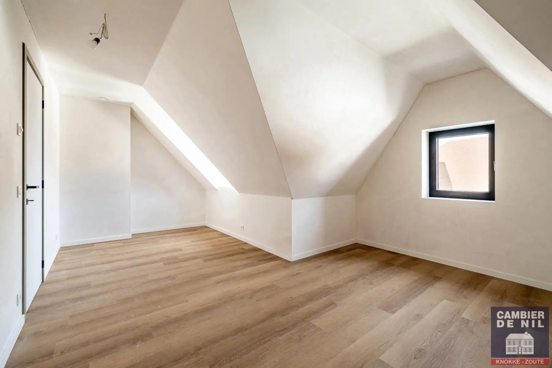 Nieuwbouw - ongemeubelde koppelvilla in rustige,  residentiële wijk te Knokke-Heist  foto 24