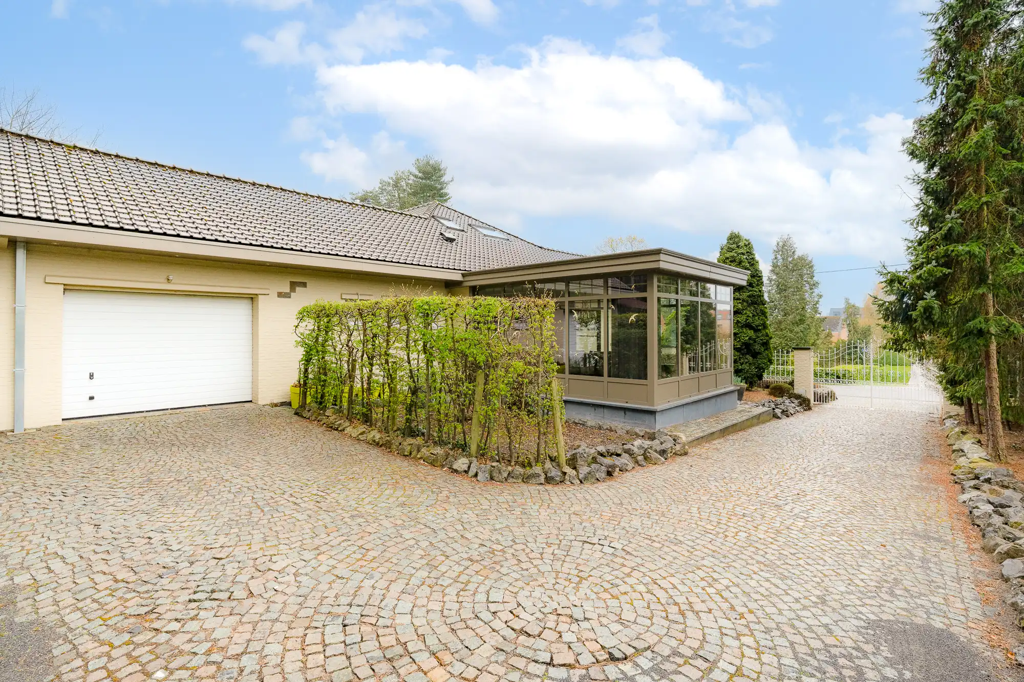 Ruime villa met bureau, veranda en wellness in Averbode foto 23