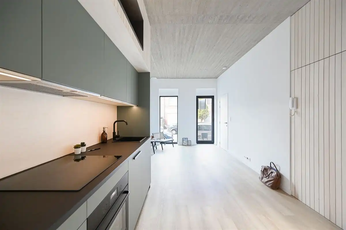 Top gerenoveerd gelijkvloersappartement foto 5