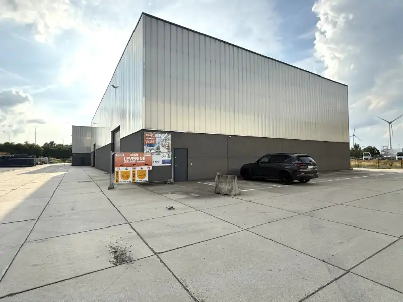 Recent magazijn van 1.062 m² met 2 sectionaalpoorten op toplocatie in Oostakker foto 3